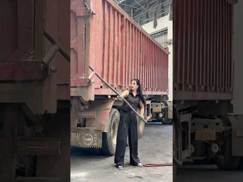 Very good female drive #automobie #femaledrive #truck #truckdriver #driver #girltrucker #funny