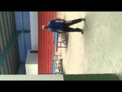 Salto Brucee Lee Yokotobigueri version Dan stehuta