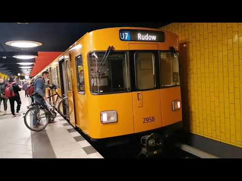 U-Bahn Berlin U-Bahnhof Richard Wagner Platz U7