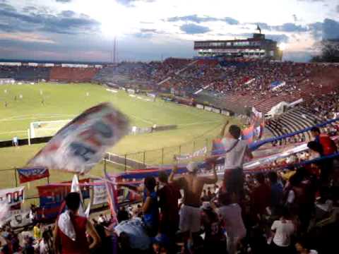 "La tribuna esta de fiesta llegan los de Cerro" Barra: La Plaza y Comando • Club: Cerro Porteño