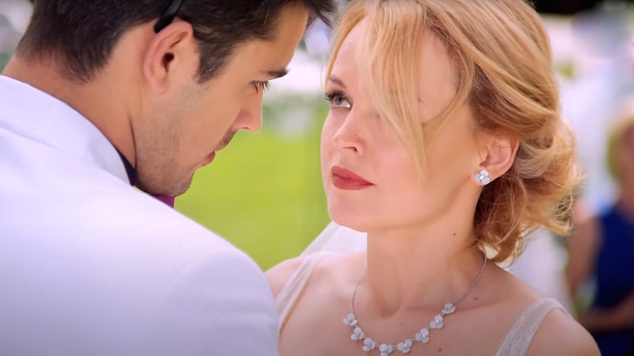 FILHA MIMADA E EGOÍSTA DE MAGNATA SE ENVOLVE EM ROMANCE COM VIÚVO COM FILHOS