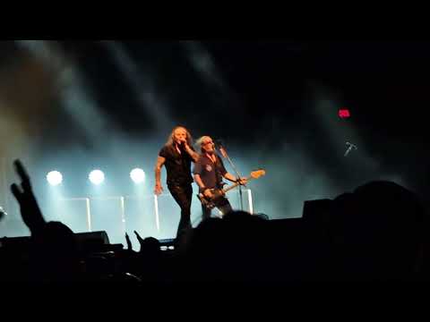 Kabát Veveří 9.8.2025 Kávu si osladil