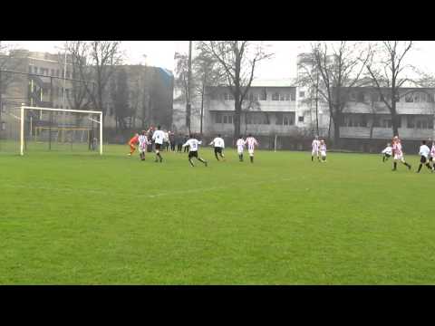 Scrimmage voor de goal van RWB D1