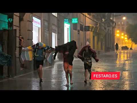 [VÍDEO] Una tromba de agua en Pamplona estropea la jornada previa al chupinazo de los Sanfermines