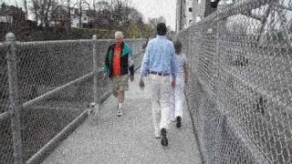 preview picture of video 'Pedestrian Bridge Connects KATY Trail to Jefferson City'