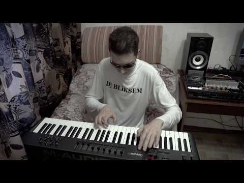 Dj BLiKSEM - Movement through space time (ANDREW BLiKSEM Live)