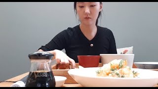 preview picture of video '모리노 아루요 제주도 애월 해산물/ 먹방(mukbang) korean girl in jeju with saefood'