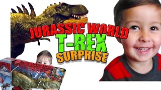 KID UNBOXING JURASSIC WORLD TREX