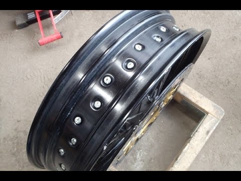 Husqvarna SM250R　アウテックス チューブレスキット施工　OUTEX TUBELESS KIT