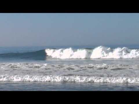 Kelly Slater goes right and sticks a huge air in Round 2 Heat 2 2014 Hurley Pro