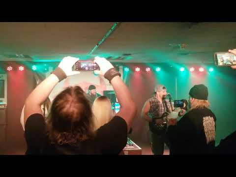 Hail The Horns - Plata O Plomo (feat. David Kinkaid)