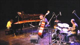 Averti tra le braccia (Luigi Tenco) - Stefano Bollani Ares Tavolazzi Walter Paoli