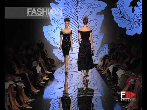 "Valentino" Autumn Winter 2001 2002 2 of 6 haute couture by FashionChannel