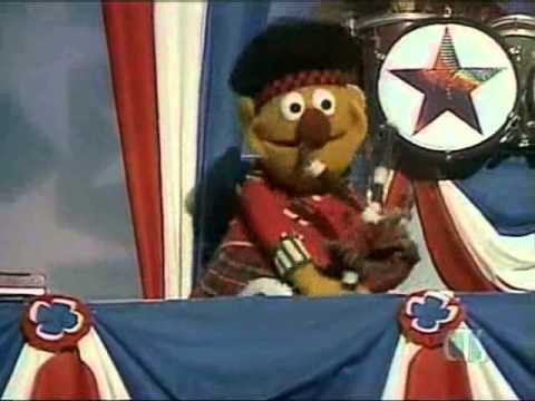 Muppets - Spike Milligan - America from Westside Story
