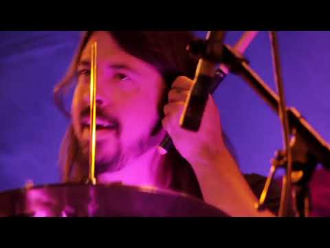 Taylor Hawkins and The Coattail Riders - Your Shoes (Featuring Dave Grohl)