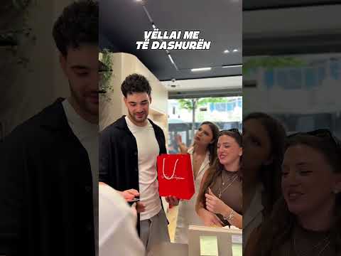 Vëllai me të dashurën, ndersa une motra ?!😔