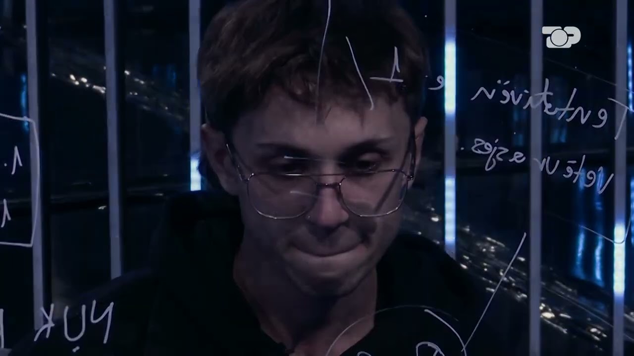 Nga raporti i vështirë me të atin tek tentativa për t'i dhënë fund jetës, Vserlo përlot me rrëfimin