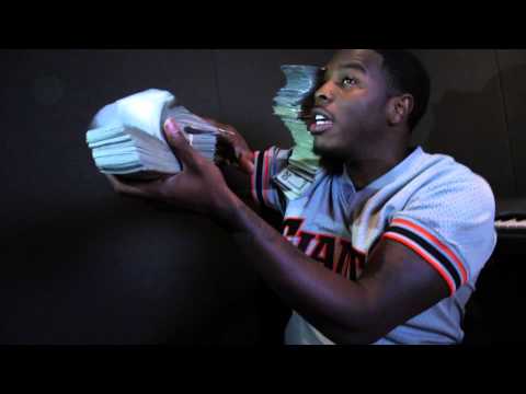 Cinco "35 Cuban Links" In Studio