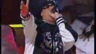 Sola - Hector el Father (Vivo)