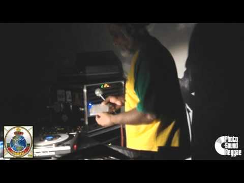 Photo Sound Reggae: King Earthquake plays Burning Spear 'Slavery Days' | BCN Sound System Culture