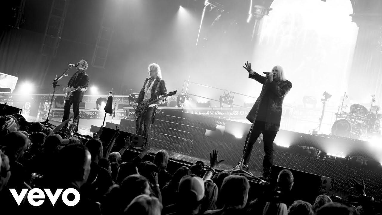 Def Leppard - Personal Jesus (Live at Caesars Palace)