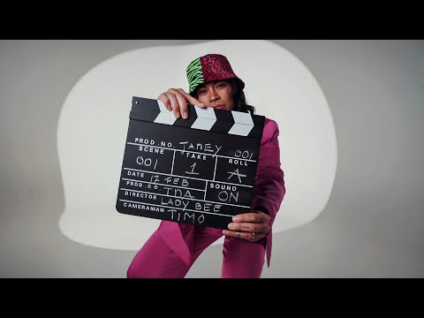 Janey Jacké & Lady Bee - Turned Heads