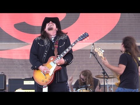 Lance Lopez - "Traveling Riverside Blues" (Live at the 2017 Dallas International Guitar Show)