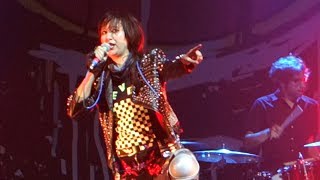 Yeah Yeah Yeahs - Pin – Live in Oakland