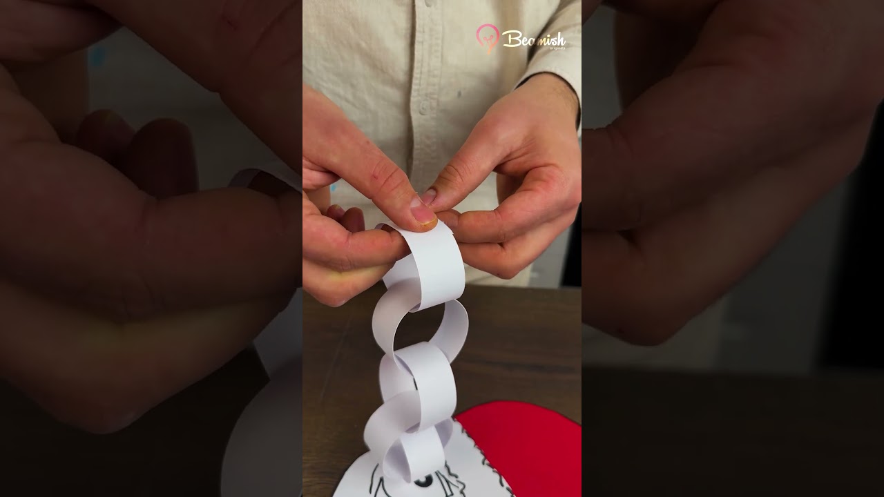 Santa paper chain craft for Christmas 🎅🎄 #cute #santa #christmascrafts