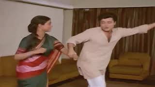 Download lagu Hi navri asli Marathi song mp3