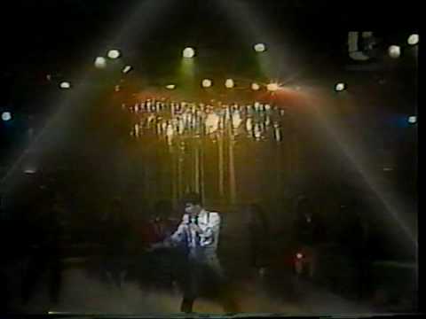 Todo Cambia (Live Featuring Eduardo) - Timbiriche
