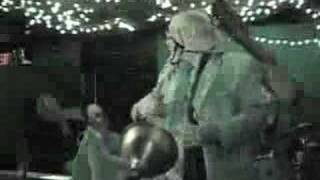 r. stevie moore cakeshop4 27-5-08 1/8