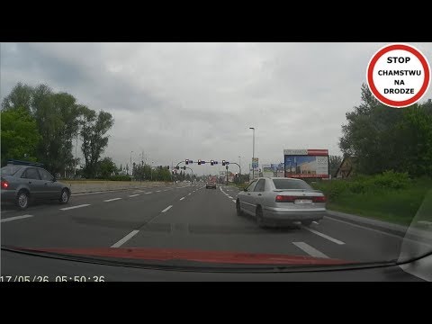 Pirat drogowy na czerwonym - o krok od wypadku