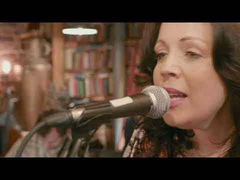 I Hope You Come Around - Live at Fiction Studios