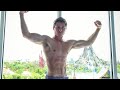 MUSCLE FLEXING AT A RESORT | BIRTHDAY PHYSIQUE UPDATE | Sebastian Anderson