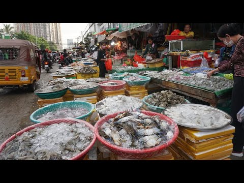 Evening Street Food Market @Phsa Samhanh Toul Sangke -  Evening Daily LifeStyle of Vendors Selling