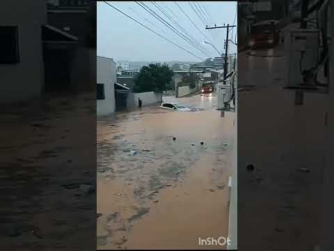 Chuvas torrenciais causam estragos e alagamentos na cidade de formiga - Minas Gerais 19/#tempestade