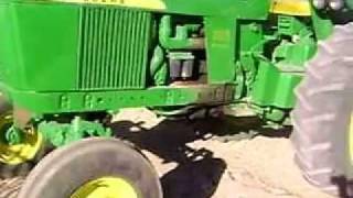 preview picture of video 'MOV00557 Tractor John Deere 3020 $9,000 Dlls. (man9050)'