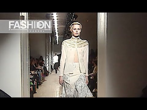 ISSEY MIYAKE Fall 2005/2006 Paris - Fashion Channel
