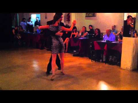  Stella Missé  and  Diego Mohammad  are  dancing  to  the  tango  "  Tu Boca Mintio  "  by  Juan D'Arienzo  in  2013
