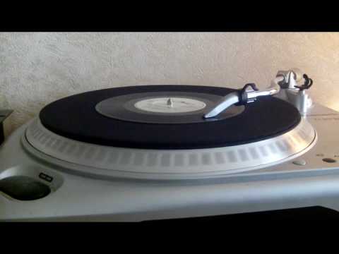 UK Mixmasters - Bare Necessities Megamix (Connect 1991).