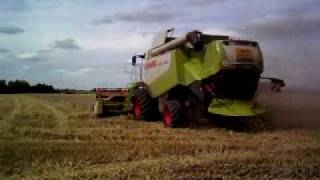 preview picture of video 'Moisson 2009 Claas Lexion 540 Merris Vieux Berquin Nord France'