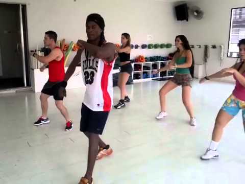 Aerodance Brasil ensaiando Desliza, Para e Fica - Misturation