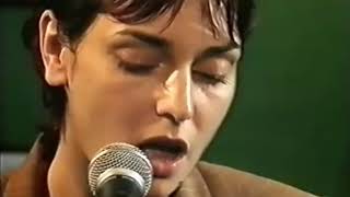 Sinead O&#39;Connor &amp; Christy Moore - First Time Ever I Saw Your Face - Lyrics
