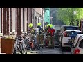 Brandweermannen gewond bij uitslaande woningbrand in Rotterdam-Charlois