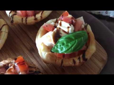 Cestini di pasta sfoglia ripieni di caprese