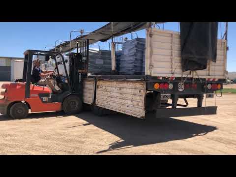 descargando en villa María, Cba  #camiones #foryou #trending #viral #cordoba #fyp #argentina 