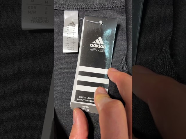 Vídeo relacionado con adidas Unisex - Bambini e ragazzi SEASONAL ESSENTIALS TIBERIO 3 STRIPES TRICOT TRACKSUIT, Royal Blue/White/Glow Blue, 11-12 Years