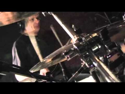 Korn - Trapped Under The Stairs -- In the Studio