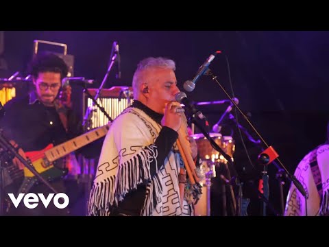 Los Kjarkas - Llorando Se Fue